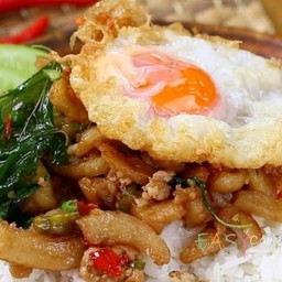 กระเพราหมูสับกากหมูป๊อปยั่วมากกก(กากหมูติดหนัง)