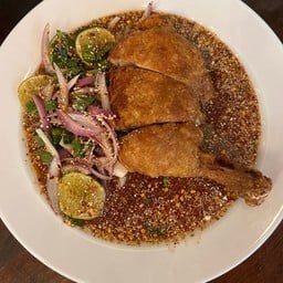 ยำไก่ทอดข้าวคั่ว