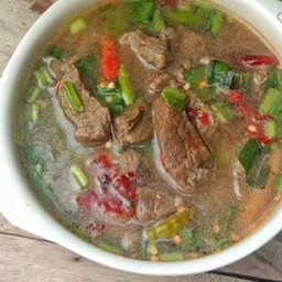 ต้มแซ๊บ กับข้าว