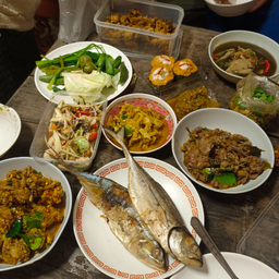 คะน้าหมูชี้น