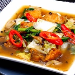 ก๋วยเตี๋ยวราดหน้าปลากะพง