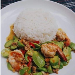 ผัดสะตอกุ้ง ราดข้าว