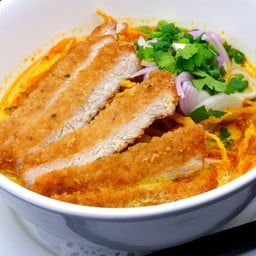 ข้าวซอยไก่ทงคัตซึ