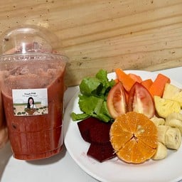 ผักเคล+กล้วย+บีทรูท+สัปปะรด+ส้ม+แครอท+มะเขือเทศ