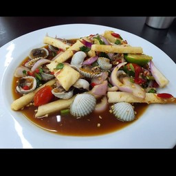 ยำหอยแครง