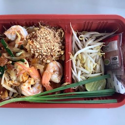 ผัดไทยเส้นจันทร์-กุ้งสด