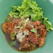 ก๋วยเตี๋ยวหมูตุ๋น (แห้ง)