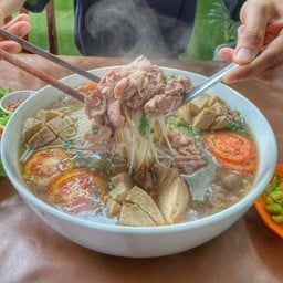 เฝอลาวเนื้อน่องลาย+ลูกชี้นวัวลูกใหญ่& แถมผัก1ชุด