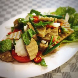 ยำหมูยอ