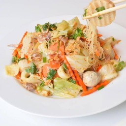 หมี่ขยุ้มลุงหนุ่ม (เจ้าเก่าหน้า ร.ร กำแพง)