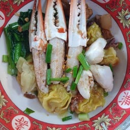 เกี๊ยว น้ำ ปู ล้วน