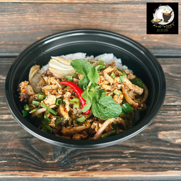 ข้าวหน้าลาบไก่ย่าง