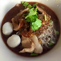 ก๋วยเตี๋ยวเรือ งามดูพลี