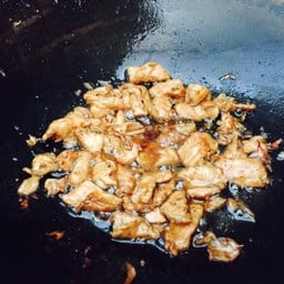 กับข้าว ทอดกระเทียม