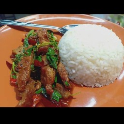 ข้าวกระเพราหมูย่าง