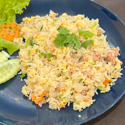 ข้าวผัดแหนม