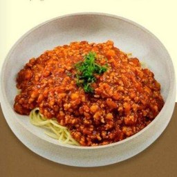 สปาเก็ตตีหมูซอสมะเขือเทศ