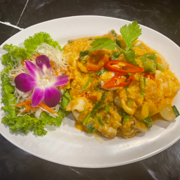 ปลาหมึกผัดไข่เค็ม