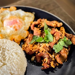 กระเทียมพริกไทย (ราดข้าว)