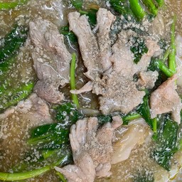 ราดหน้าเส้นใหญ่