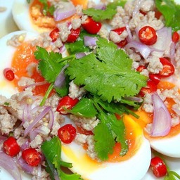 ยำไข่ต้มหมูสับ