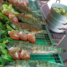 ร้านแม่อ้อยปลาเผา -