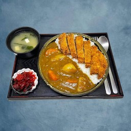 ข้าวแกงกะหรี่หมู (หมูสันใน)