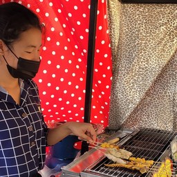 หมึกย่างน้องหมู๋หมี๋ (หน้าโลตัสกาดหน้าค่าย ป.พัน7)