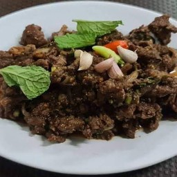 ก้อยเนื้อคั่วมะนาว (สุก)