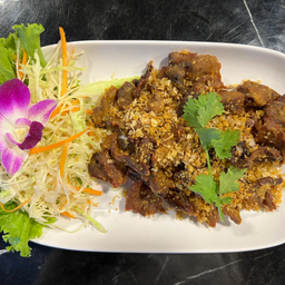 เนื้อเก้งทอดกระเทียม