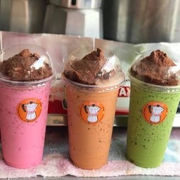 นมเย็นชมพูภูเขาไฟ