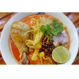ข้าวซอยไก่-เนื้อ ผัดไทย บะหมี่ไก่ย่าง สาขา กิ่งแก้ว
