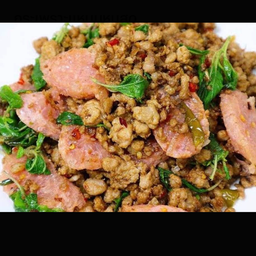 ข้าว  กระเพราหมูสับ+แหนมหมู(แหนม1แท่ง)