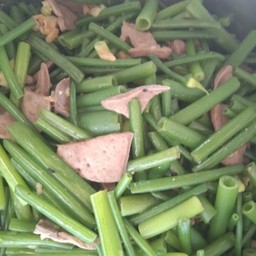 ข้าวราดแกงนายพลในเมืองหนองคาย