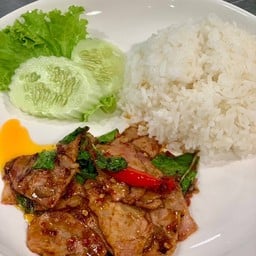 ข้าวกะเพรา เบคอน