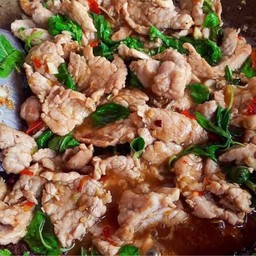 ข้าว กะเพราหมูชิ้น(สันคอ)