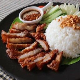ข้าวหน้าหมูแดดเดียว+ไข่ดาว