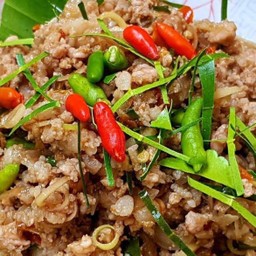 ข้าว ปลาร้าผัดทรงเครื่อง