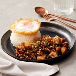 ข้าวสามชั้นคั่วพริกเกลือ ไข่ดาว