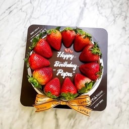 Strawberry blossom 2 pound surrounded decoration
