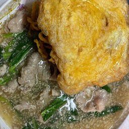 ราดหน้าหมี่กรอบหมกไข่