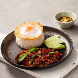 ข้าวกะเพราหมูสับ ไข่ดาว