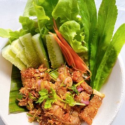 ลาบหมูกรอบ