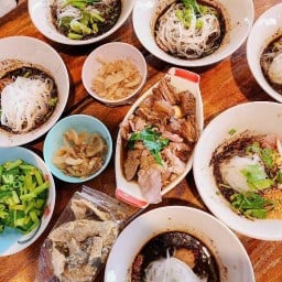 คุณต้น ป.ประทีป ก๋วยเตี๋ยวเรือ