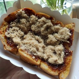 ปังปิ้ง เนย+หมูหย๋อง+พริกเผา