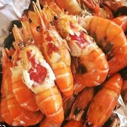 กุ้งเผา(ไซส์กลาง) พร้อมน้ำจิ้มซีฟู้ด
