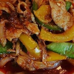 พริกเผาหมูหรือไก่ราดข้าว