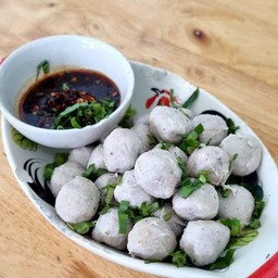 ลวกจิ้มลูกชิ้นหมู ลูกชิ้นเนื้อ