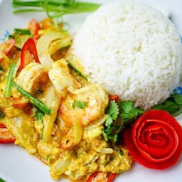 ข้าวราดทะเลผัดผงกระหรี่