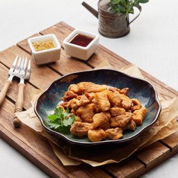 สามชั้นทอดน้ำปลา